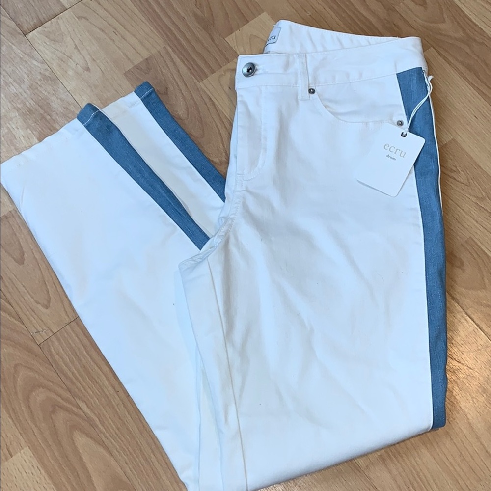 Ecru white jean size 29.